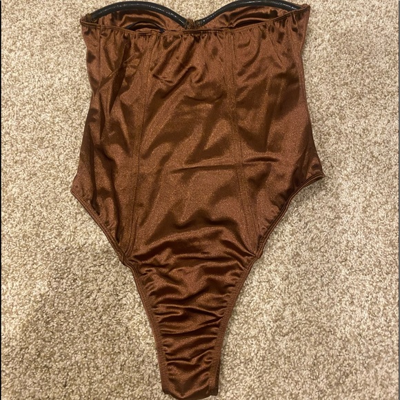 Princess Polly “Amora” Bodysuit - Picture 2 of 3